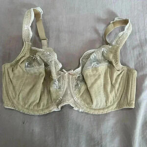 Chantelle bra